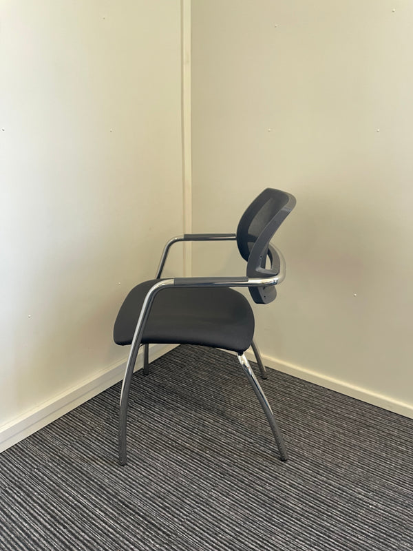 Swift Medium Back Visitor Chair (Straight Leg)