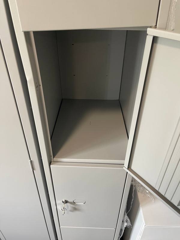 Bisley Steel Lockers 4 Door - 1800mm (H) x 305mm (W) x 457mm (D) in Grey