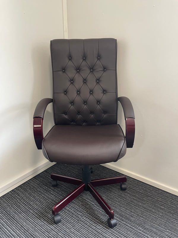Chesterfield Bonded Leather Executive Managerial Office Chair With Arms