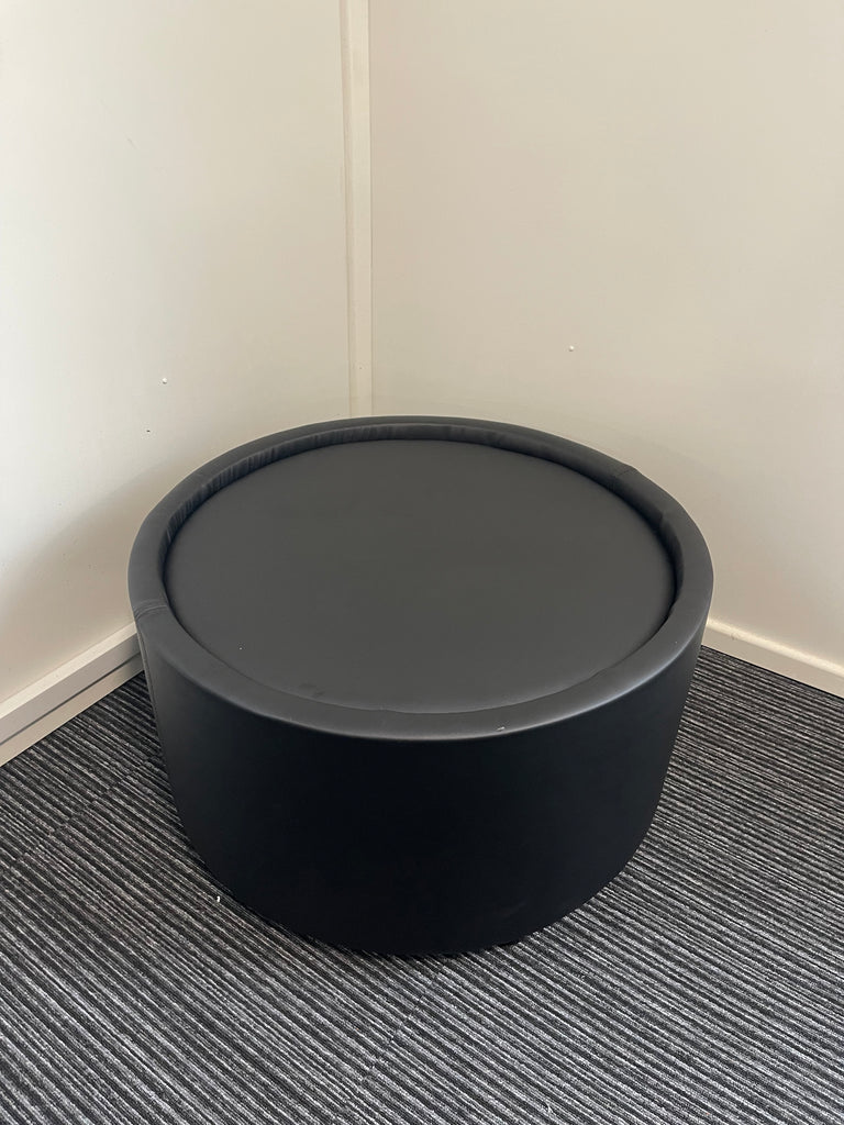 Neo Round Table In Black Bonded Leather