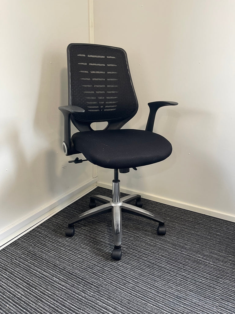 Relay Mesh Back Task Operator Chair With Folding Arms