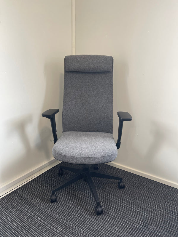 High Back Task Operator Chair Light Grey Fabric Seat Mesh Back With Headrest & Arms