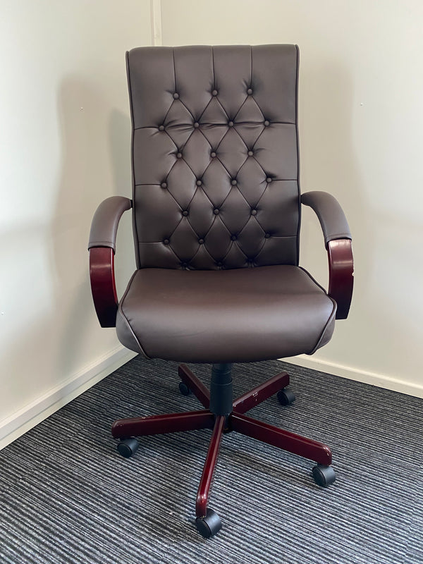 Chesterfield Bonded Leather Executive Managerial Office Chair With Arms