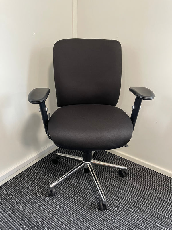 Chiro Black Fabric Medium Back Task Operator Office Chair With Arms